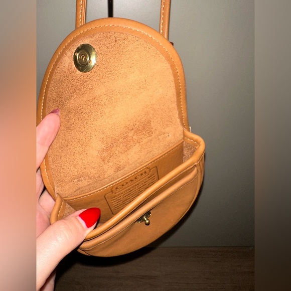 COACH Rare Vintage British Tan Leather Mini Crossbody Belt Bag - Picture 4 of 6